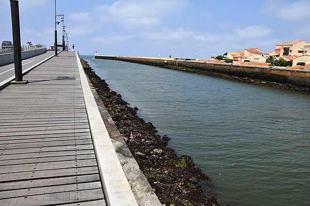 File:Canal-d-Hossegor-1.JPG