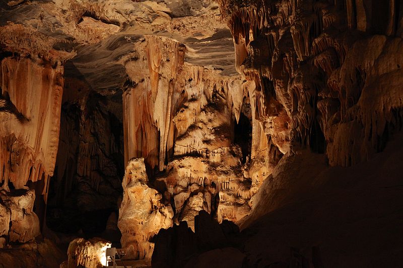 File:Cango Caves-023.jpg