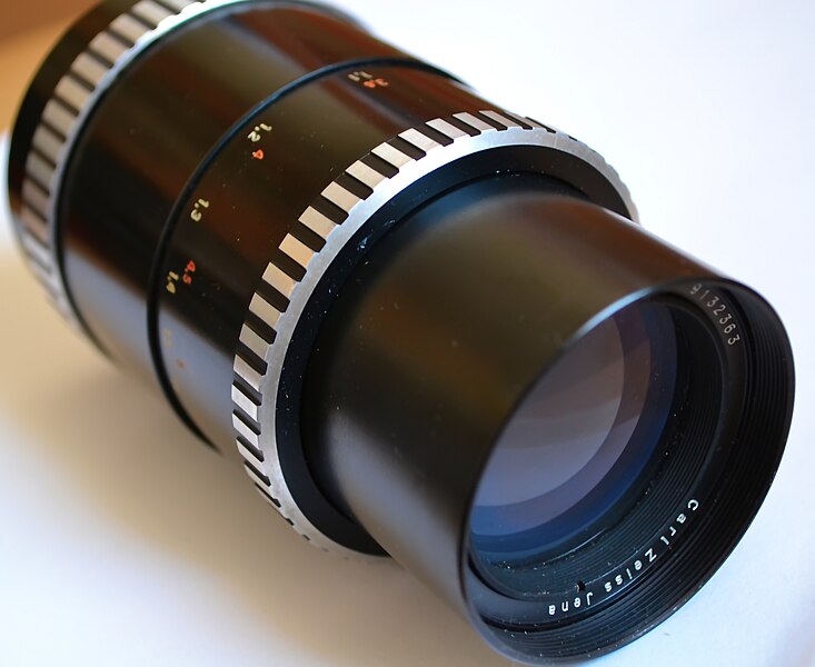 File:Carl Zeiss Sonnar 135mm.jpg