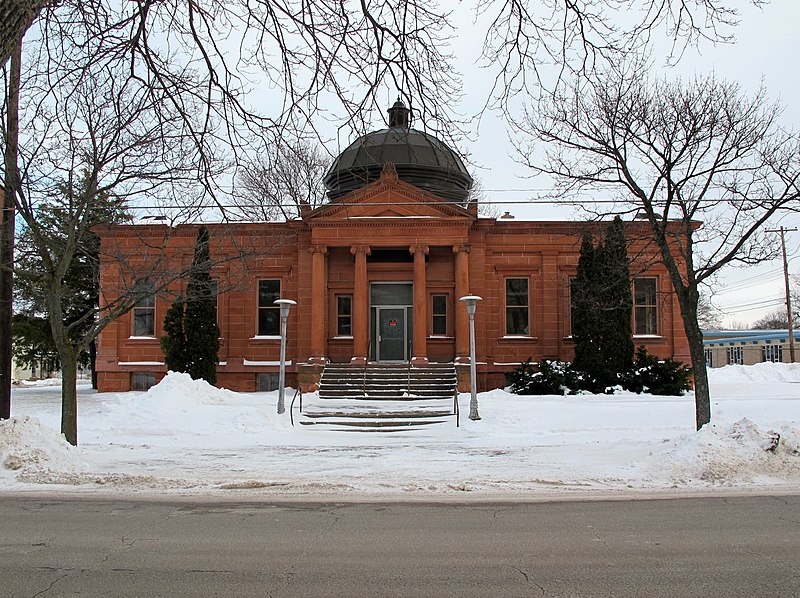 File:Carnegie Library--Escanaba, Michigan (11686315103).jpg