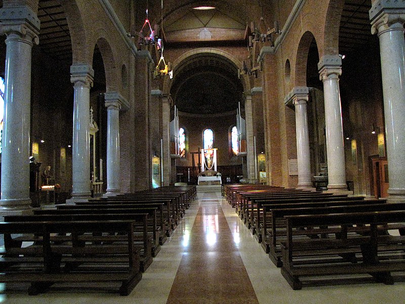 File:Chiesa di Sant'Antonio di Padova, interno, navata centrale (Terni).jpg