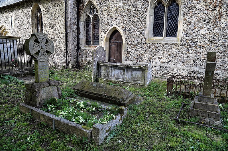 File:Church of St Margaret of Antioch, Margaret Roding Essex England - graves south of chancel.jpg