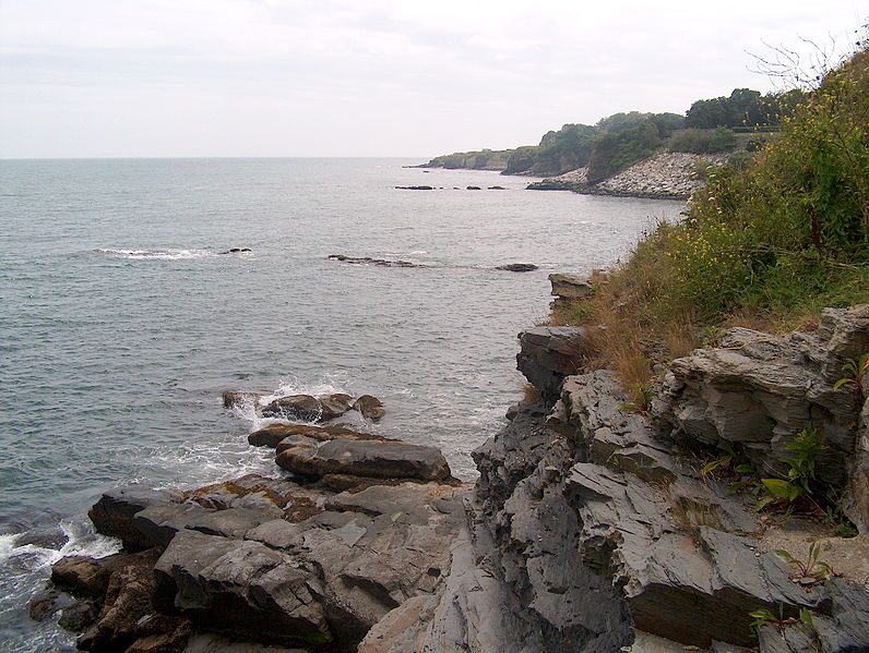 File:Cliff Walk, Rhode Island.jpg