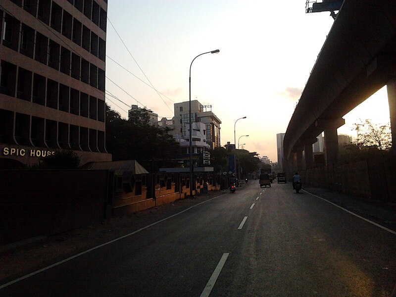 File:Constructed metro rail bridge as seen early in the morning near the Spic House.jpg