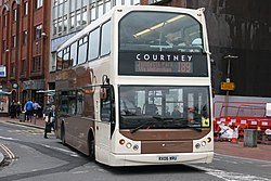 Кортни автобустары «Эспрессо» (RX06 WRU) 189-маршрут бойынша, оқу бекеті (15573847921) .jpg