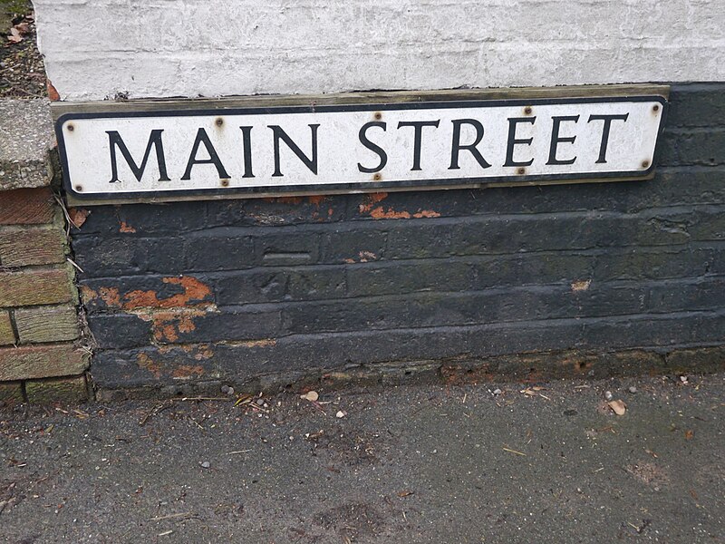 File:Cut Mark, Upton, Main Street, The White House - geograph.org.uk - 5651181.jpg