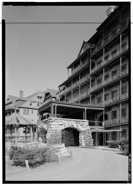 File:DETAIL VIEW FROM THE SOUTHWEST OF STONE CENTRAL SECTION SHOWING WEST PORTE COCHERE - Mohonk Mountain House, Mountain Rest Road, New Paltz, Ulster County, NY HABS NY,56-NEWP.V,4-41.tif