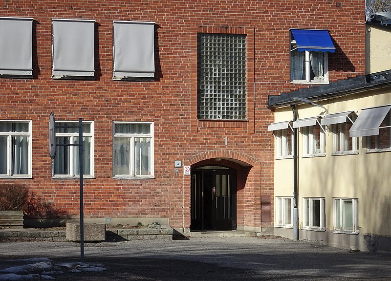 File:Dalskolan, Solberga, mars 2022a.jpg