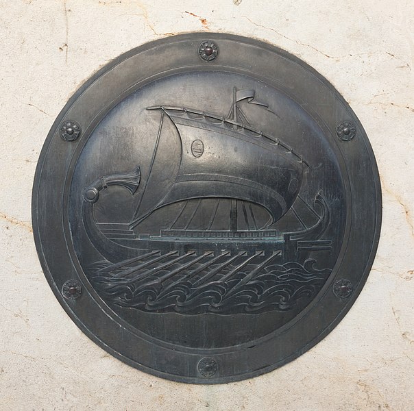 File:Decorative shield, Tomb of the Unknown Soldier, Boat, Athens, Greece.jpg