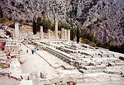 Delphi temple-650px.jpg