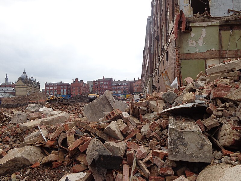 File:Demolition of the Southern side of Eastgate, Leeds (30th May 2014) 018.JPG