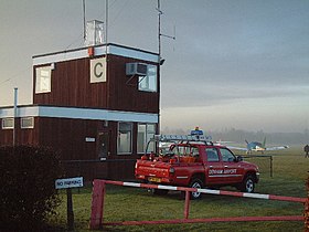Torre de controle do campo de aviação.
