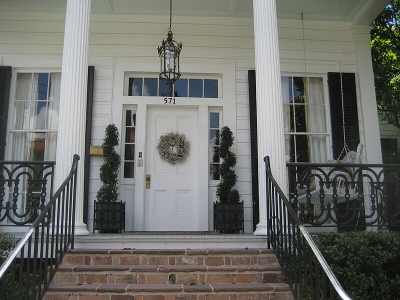 File:DillardHouseFrontDoor08.jpg