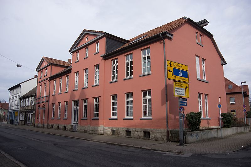 File:Dr. Heinrich-Jasper-Straße 8 Wolfenbüttel.jpg