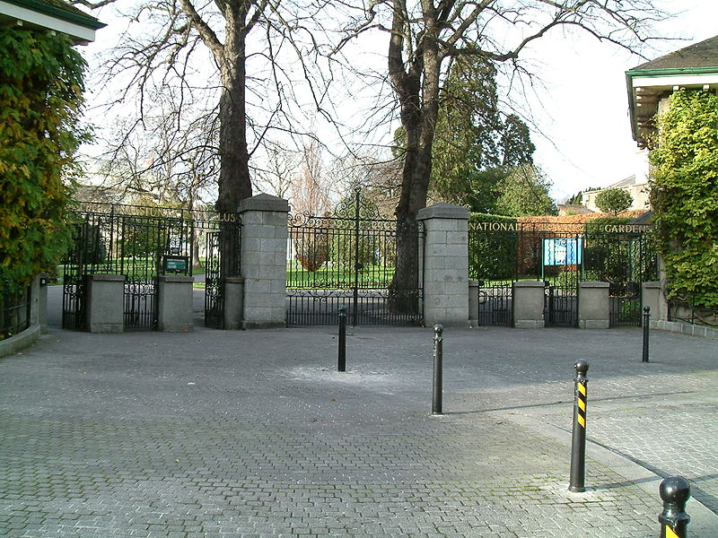 Файл:Dublin National Botanic Gardens Entrance.jpg