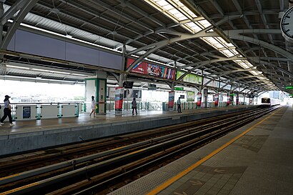 E12 Udom Suk Station.jpg