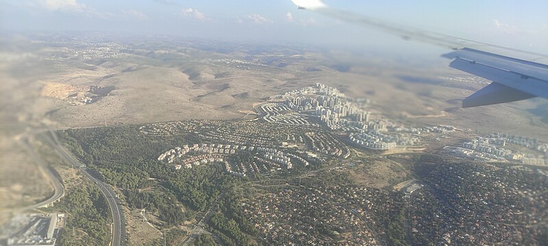 File:East Rosh HaAyin aerial.jpg