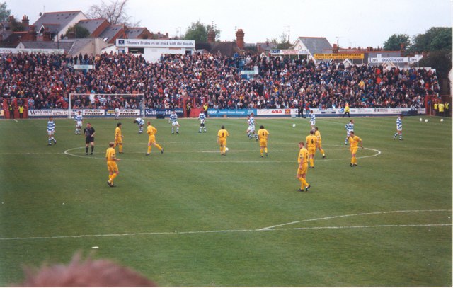 The last competitive match played at Elm Park between Reading and Norwich City in May 1998