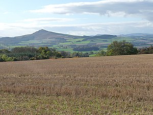 Field of stubble above Chesters Glen (geograph 4218752).jpg