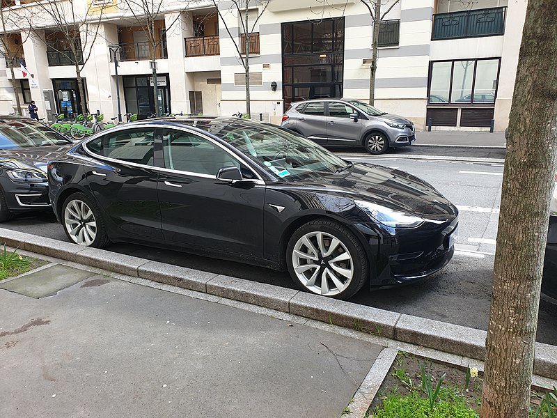 File:First generation of Tesla Model 3, Paris area - 2021-03-19.jpg