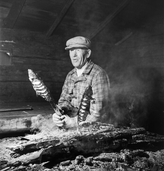 File:Fishing 1951 (JOKAUAS2 1054-11).tif