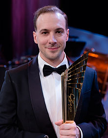 Florian Teichtmeister Nestroy-Theaterpreis 2015.jpg