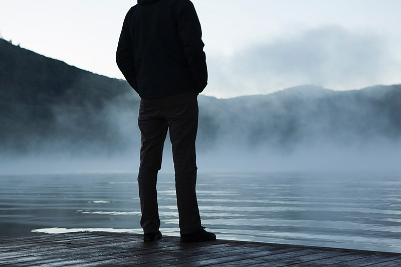 File:Fog surrounding standing man.jpg