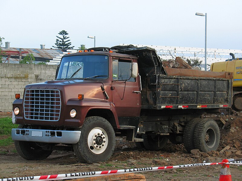 File:Ford L-Series 1979 (19129447165).jpg