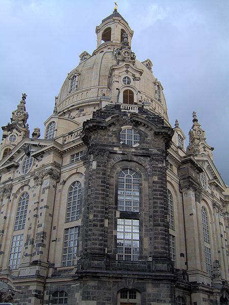 File:FraunkircheSouth.jpg