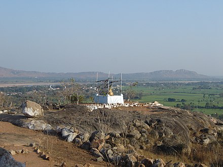 Gayasisa ou Monte Brahmayoni, é onde Buda ensinou o Sermão do Fogo.