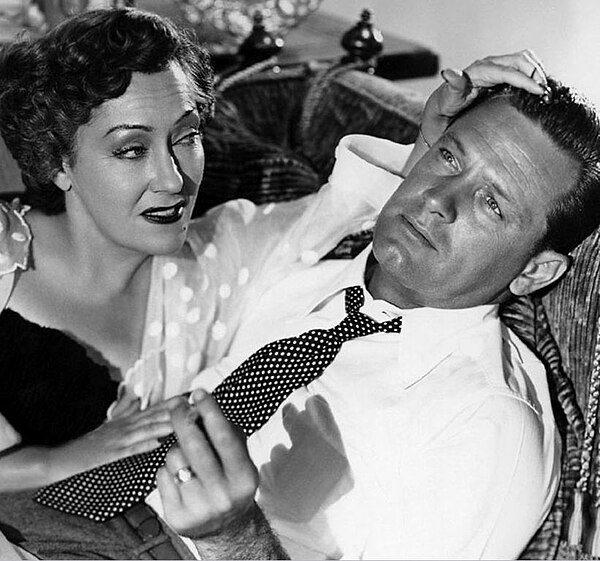 Wilder considered many actors for the lead roles, but chose Swanson and Holden.