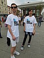Молодые люди в футболках «Я/мы Иван Голунов»