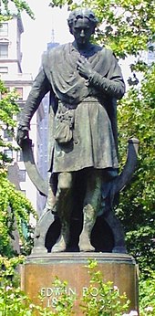 The statue of Edwin Booth as Hamlet, by Edmond T. Quinn, was put in place at the center of the park by the Players' Club in 1916