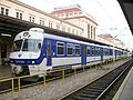 Tren interurban HŽ 6111 tras la peron