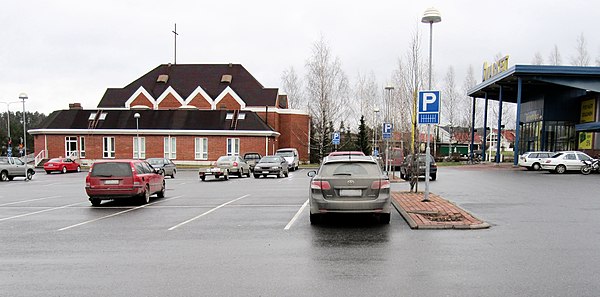 The Pentecostal church of Forssa next to the S-Market grocery store in 2010