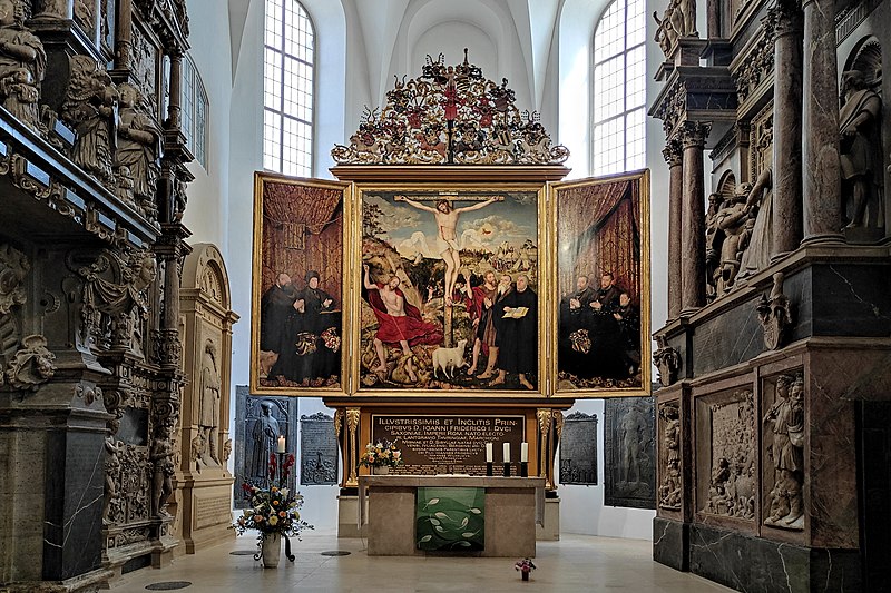 File:Herderkirche Altar.jpg