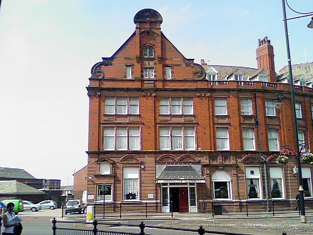 File Hotel Majestic Barrow in Furness.jpg Wikipedia