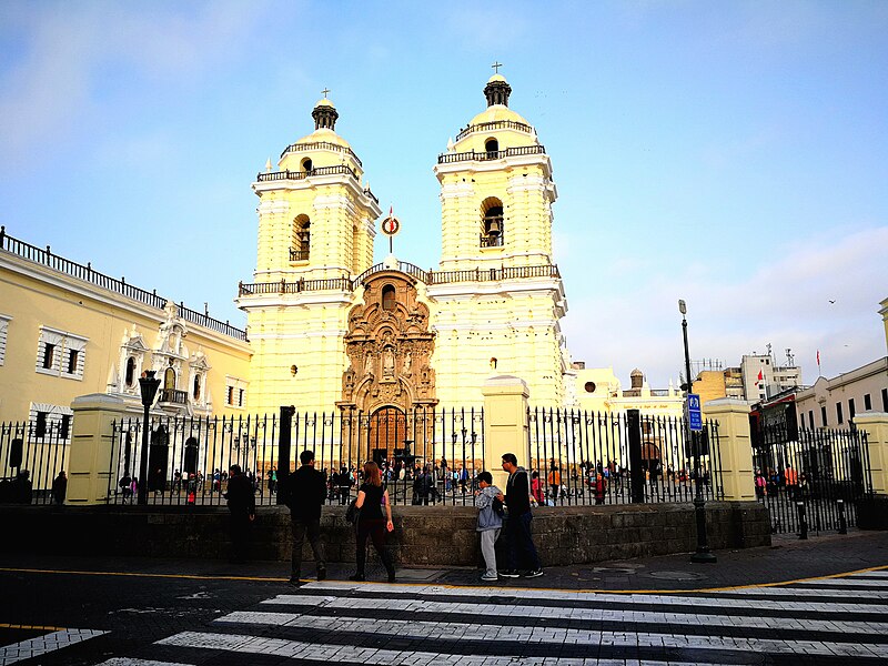 File:Iglesia San Francisco, Cercado de Lima.jpg