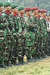 Soldados do Exército da Indonésia.