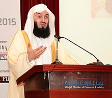 Ismail ibn Musa Menks spreekt op Kerala State Business Excellence Awards 2015.jpg