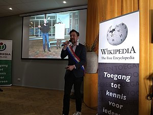 Jan Dirk van der Burg op WikiConNL 2019.jpg
