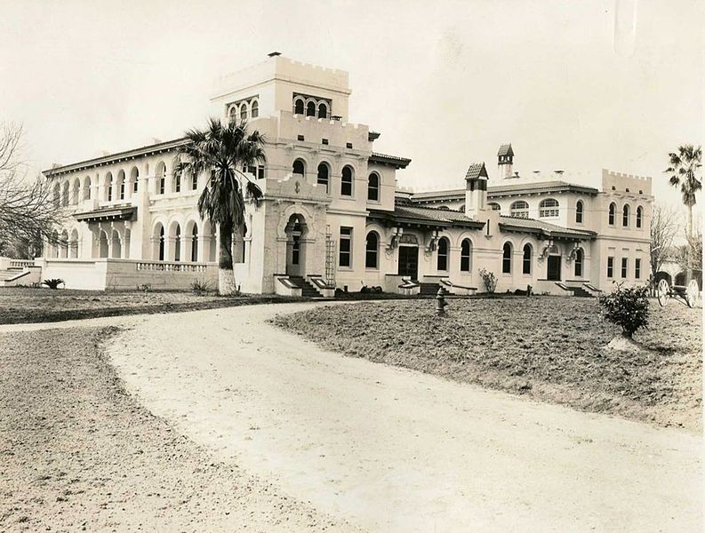 File:King Ranch Main Building.jpg