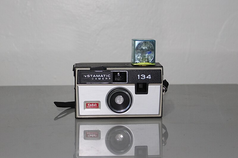 File:Kodak 134 Instamatic Camera With Flashcube (30056931471).jpg