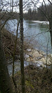 The Lainbach flows into the Isar