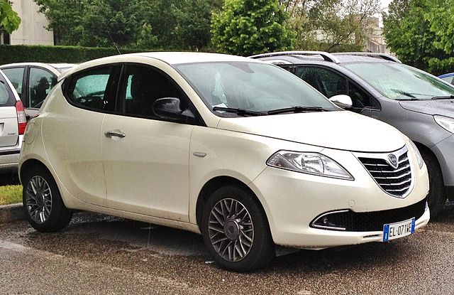 File:Lancia Ypsilon 846 1.2 white.JPG - Wikipedia