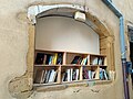 wikimedia_commons=File:Le Bois-d'Oingt - Boîte à livres (nov 2018).jpg