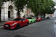 Mustang vert pomme, Nissan GT-R rouge, Lamborghini Gallardo Spyder,et une Mercedes C63 AMG (2016 à Saint-Maurice Lille. France