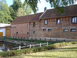 Lindenstraße 22; Scheune und Hofmauer