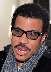 Lionel Richie 2012 2.jpg