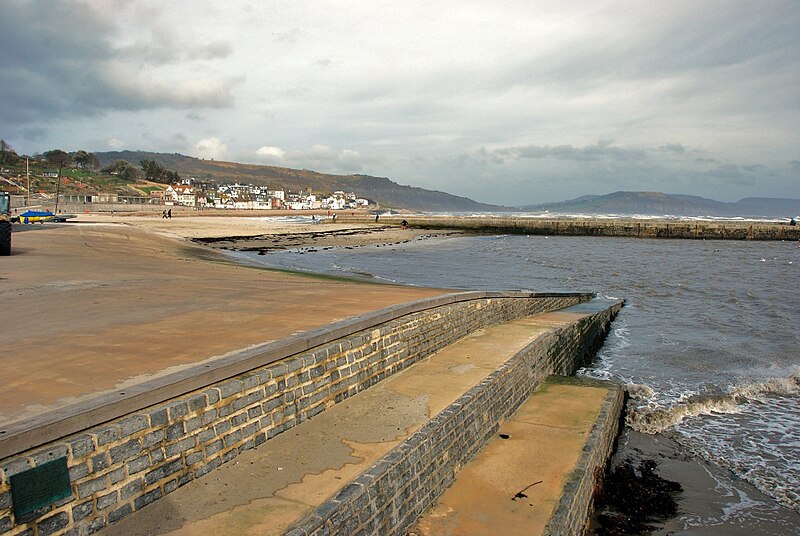 File:Lyme Regis, The Slipway - geograph.org.uk - 1691085.jpg